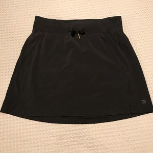 Women’s black athletic skort